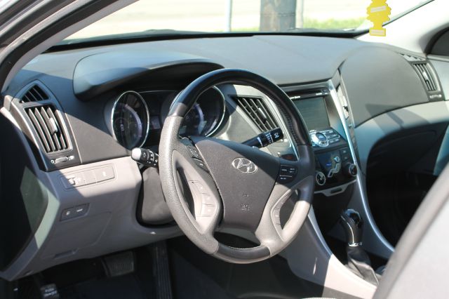 Hyundai Sonata 2011 photo 1