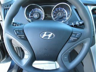 Hyundai Sonata 2011 photo 2