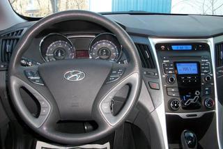 Hyundai Sonata 2011 photo 3