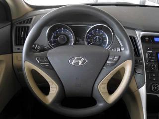 Hyundai Sonata 2011 photo 1