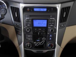 Hyundai Sonata 2011 photo 2