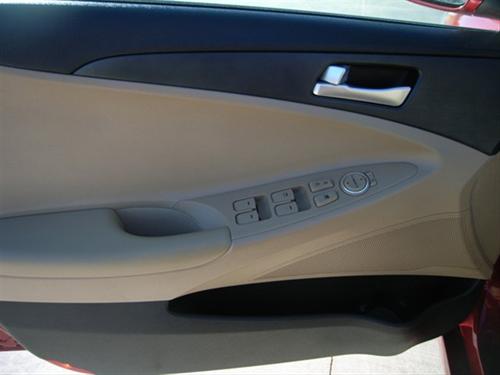 Hyundai Sonata 2011 photo 2