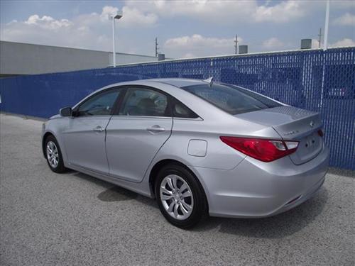 Hyundai Sonata 2011 photo 2
