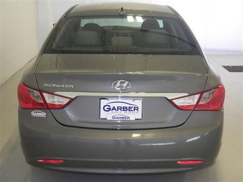 Hyundai Sonata 2011 photo 2
