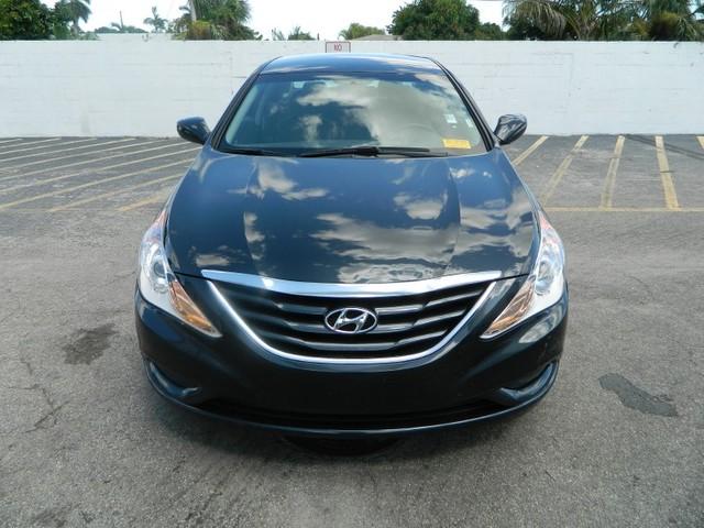 Hyundai Sonata 2011 photo 1