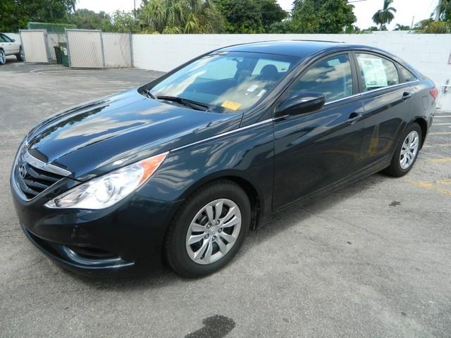 Hyundai Sonata 2011 photo 2