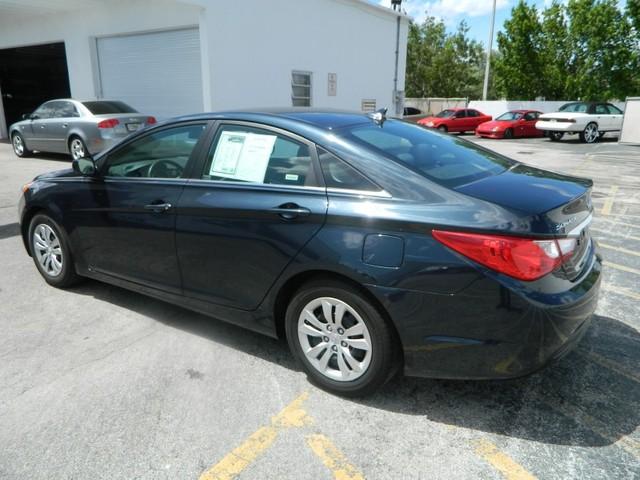 Hyundai Sonata 2011 photo 4