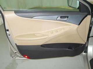 Hyundai Sonata 2011 photo 2