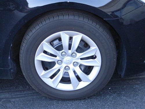 Hyundai Sonata 2011 photo 2