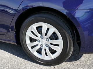 Hyundai Sonata 2011 photo 2