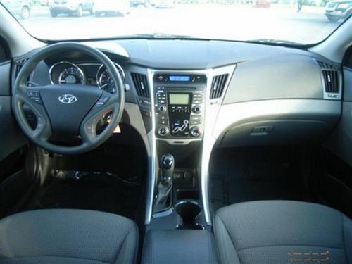 Hyundai Sonata 2011 photo 2