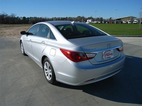 Hyundai Sonata 2011 photo 2