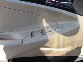 Hyundai Sonata 2011 photo 2