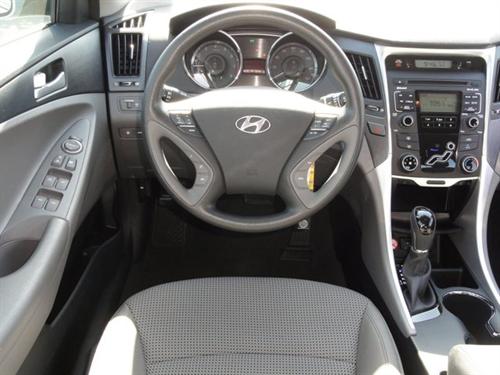 Hyundai Sonata 2011 photo 1