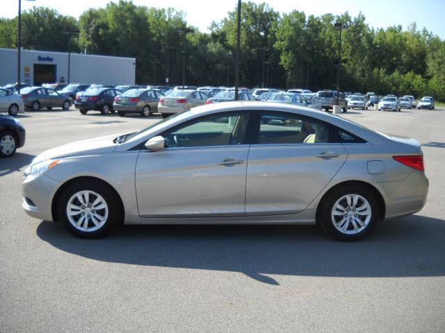 Hyundai Sonata 2011 photo 1