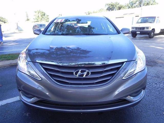 Hyundai Sonata 2011 photo 1