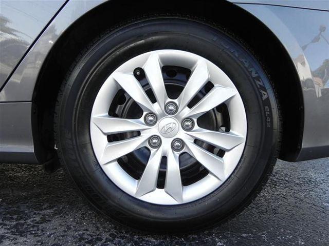 Hyundai Sonata 2011 photo 3