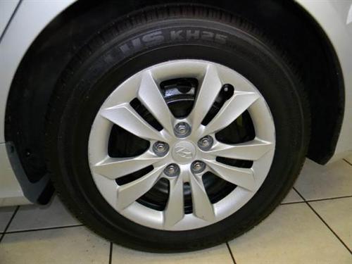 Hyundai Sonata 2011 photo 3