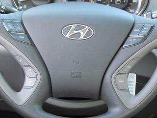 Hyundai Sonata 2011 photo 2