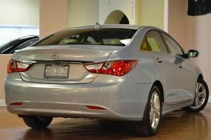Hyundai Sonata 2011 photo 2