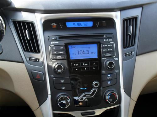 Hyundai Sonata 2011 photo 1