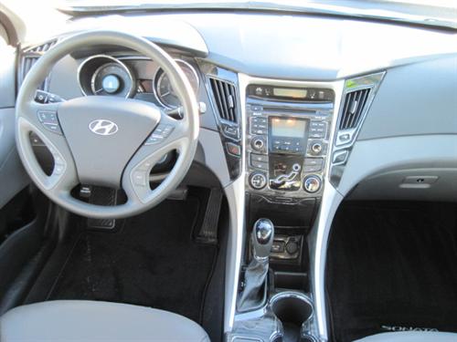 Hyundai Sonata 2011 photo 4