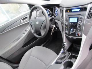 Hyundai Sonata 2011 photo 2