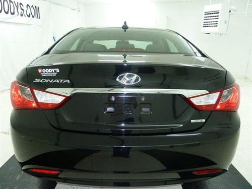 Hyundai Sonata 2011 photo 4