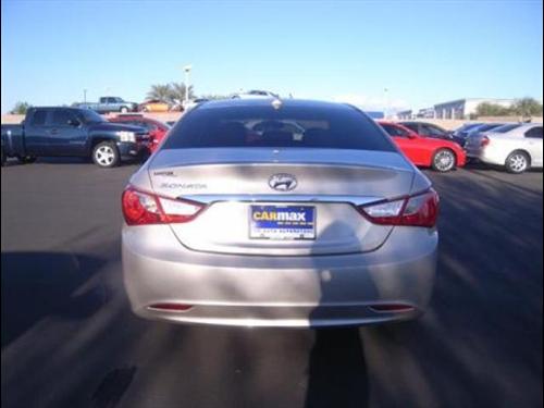 Hyundai Sonata 2011 photo 4