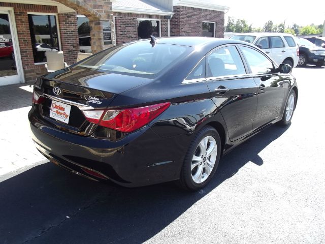 Hyundai Sonata 2011 photo 2