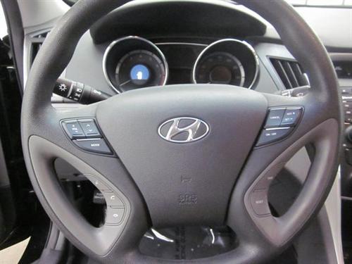 Hyundai Sonata 2011 photo 2