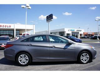 Hyundai Sonata 2011 photo 1