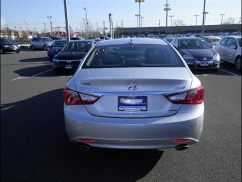 Hyundai Sonata 2011 photo 5