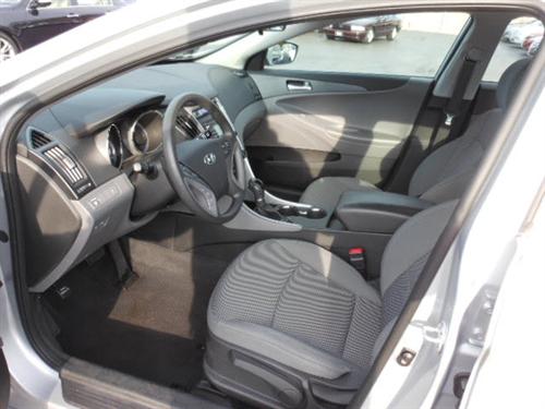 Hyundai Sonata 2011 photo 2