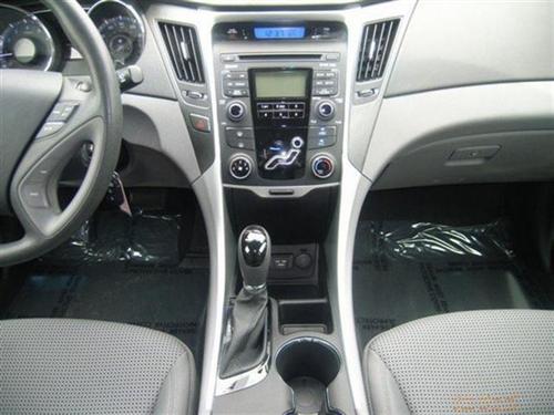 Hyundai Sonata 2011 photo 1