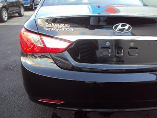 Hyundai Sonata 2011 photo 2