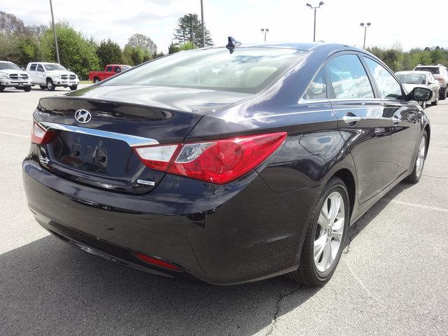 Hyundai Sonata 2011 photo 1