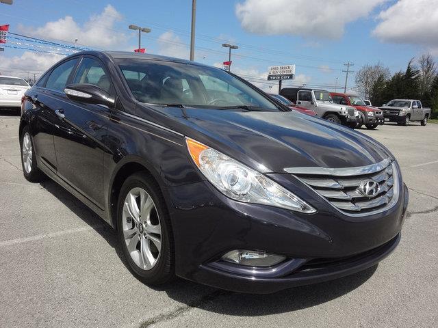 Hyundai Sonata 2011 photo 2