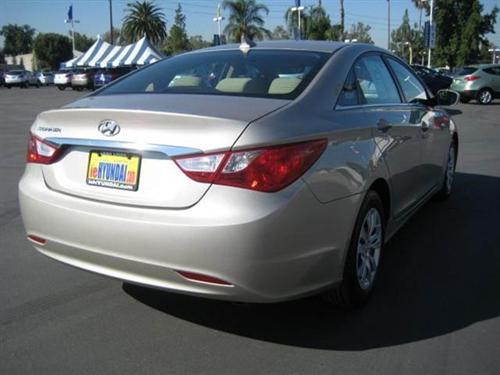 Hyundai Sonata 2011 photo 2
