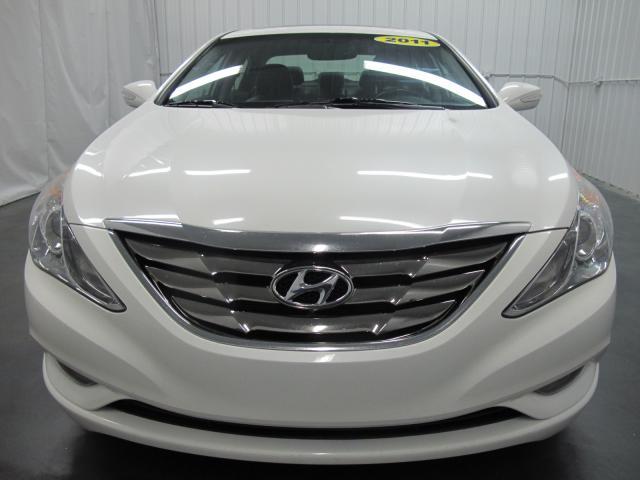 Hyundai Sonata 2011 photo 1