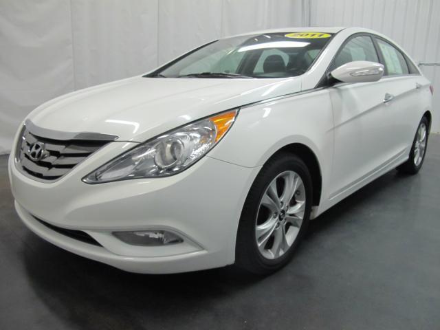 Hyundai Sonata 2011 photo 2