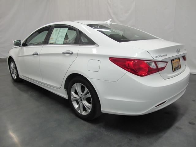 Hyundai Sonata 2011 photo 3