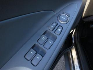 Hyundai Sonata 2011 photo 1