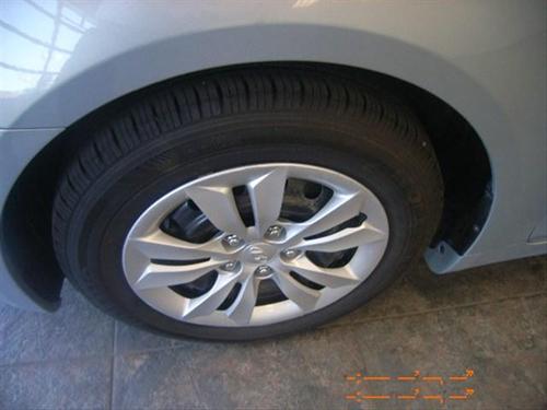 Hyundai Sonata 2011 photo 2