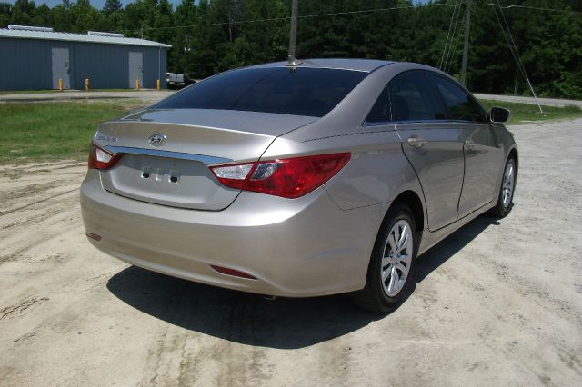 Hyundai Sonata 2011 photo 1