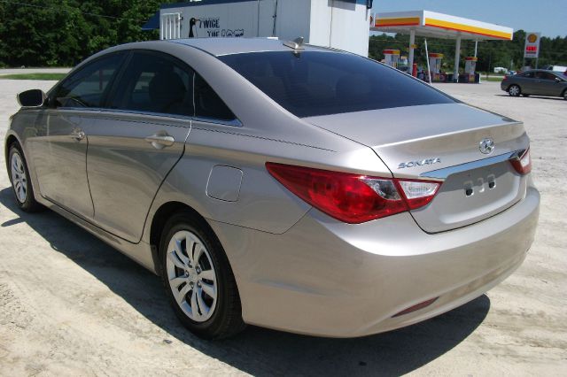 Hyundai Sonata 2011 photo 4