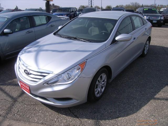 Hyundai Sonata FWD 4dr Sport Sedan