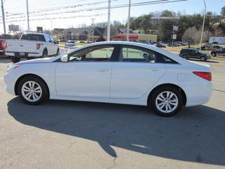 Hyundai Sonata 2011 photo 2