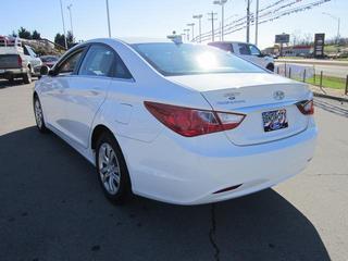 Hyundai Sonata 2011 photo 3
