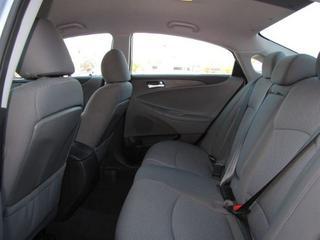 Hyundai Sonata 2011 photo 2